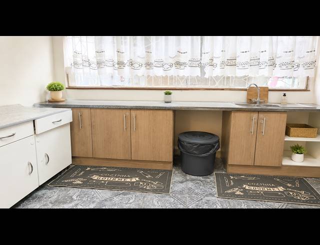 3 BEDROOM FREEHOLD FOR SALE IN MINNEBRON